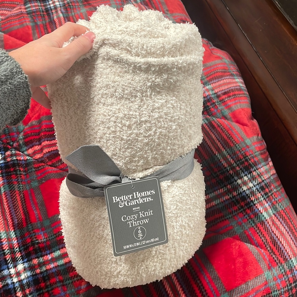 Cozy Knit Throw Blanket